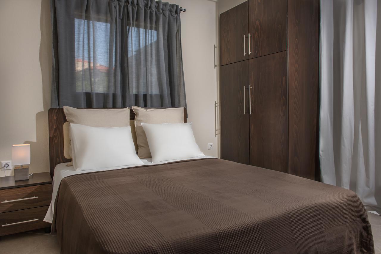 Pleiades Casual Living Apartment Nea Roda Bagian luar foto