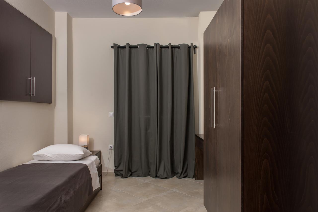 Pleiades Casual Living Apartment Nea Roda Bagian luar foto
