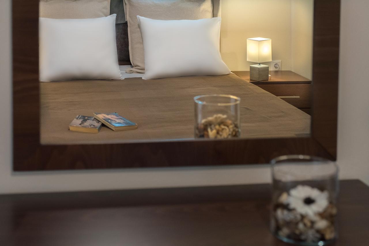 Pleiades Casual Living Apartment Nea Roda Bagian luar foto