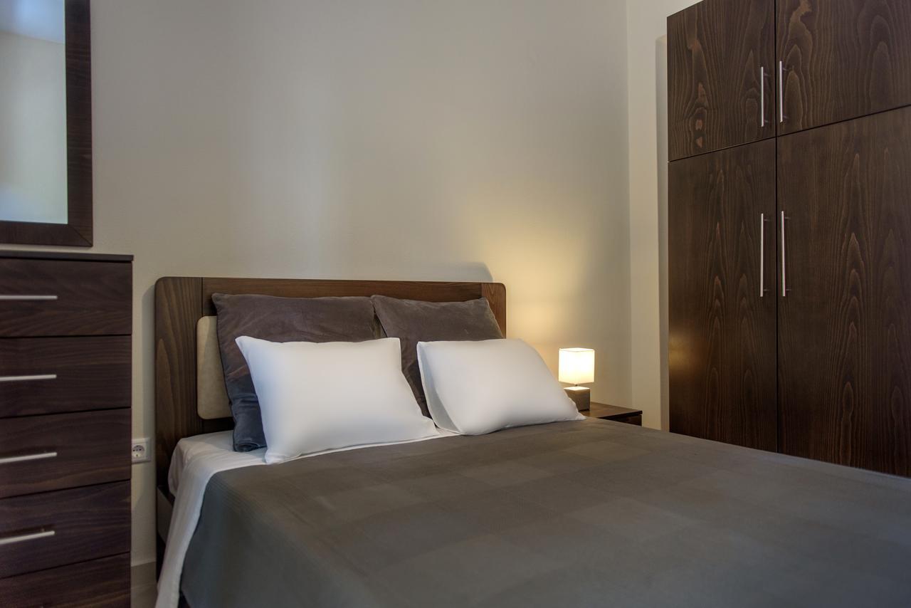 Pleiades Casual Living Apartment Nea Roda Bagian luar foto